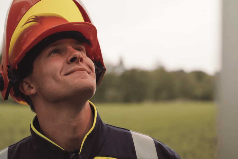 1 helm zonder logo. Spot.02_52_40_13.Still170